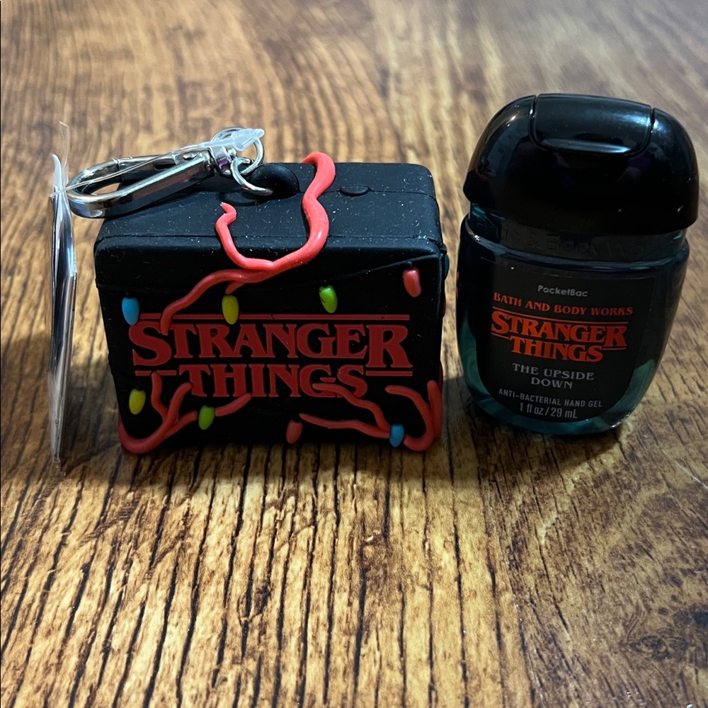 Stranger Things x Bath & Body Works Eddie's Cassette Tape Pocketbac Holder Set
